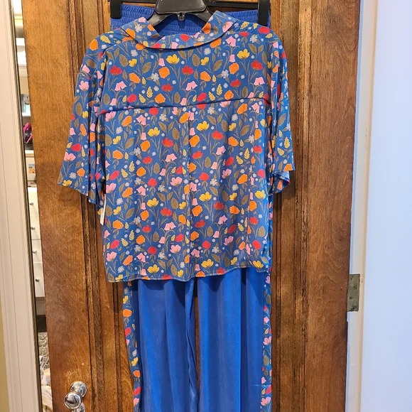 Taylor Tillman Madison Floral Crop Button Down Blouse-NWT - Picture 5 of 7